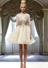 Short wedding dress with lace appliqué