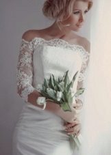 Short wedding dress with lace sleeves