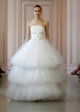 Wedding dress with tiered skirt 2016 by Oscar de la Renta