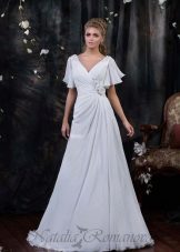 Wedding dress with short sleeves