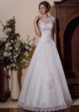 A-silhouette wedding dress with closed shoulders