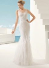 Elegant wedding dress with straps