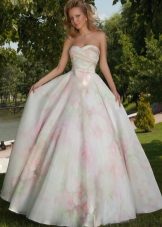 The color wedding dress from Oksana Mucha is magnificent