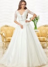 Lacy wedding dress from Oksana Mucha with basky