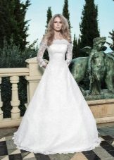 Wedding dress from Anne-Mariee from the collection of 2014 with lowered shoulders