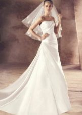 Wedding dress by Avenue Diagonal a-silhouette