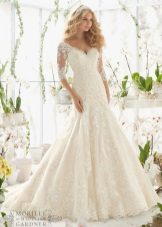 Wedding dress year from the brand Mori Lee