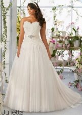 Plus size wedding dress