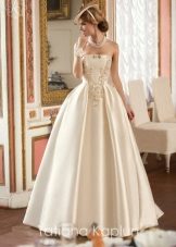 Magnificent wedding dress from Tatiana Kaplun with pearls