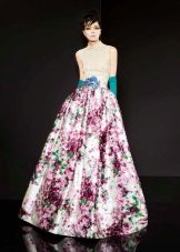 Dress with a flower print on a skirt magnificent