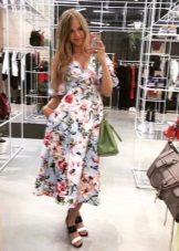 Dress with floral print midi with roses