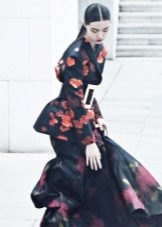 Dress in oriental style