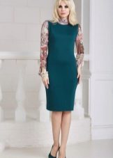 Dress with sleeves with contrasting sleeves