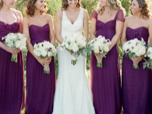 Lila bridesmaids ruhák