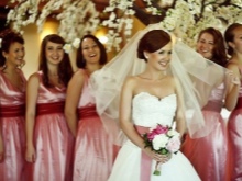 Bridesmaids outfits in pink