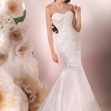 Mermaid wedding dress with drapery