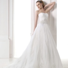 Wedding dress from the collection of DREAMS from Pronovias a-silhouette