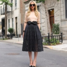 Black skirt with bow