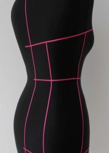 Drawing of a wedding corset on a back mannequin