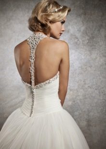 Wedding dress with strap on the neck and open back