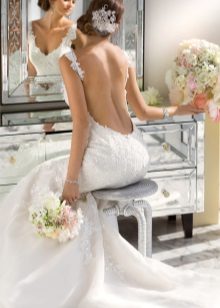 Cutout below the waist - very deep neckline wedding dress