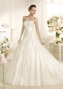 Magnificent wedding dress with lace