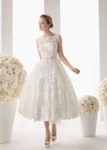 Short magnificent wedding dress openwork