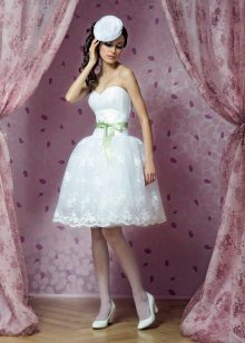 Skirt-glass in a short wedding dress