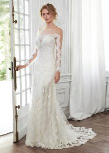 Wedding dress with openwork straight