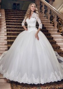 Magnificent wedding dress by Eva Utkina