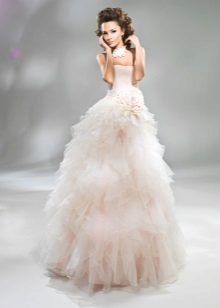 Magnificent wedding dress by Anna Bogdan