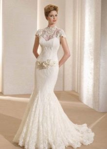 Mermaid wedding dress with short lace sleeves