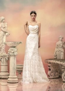 Wedding dress in the Greek style