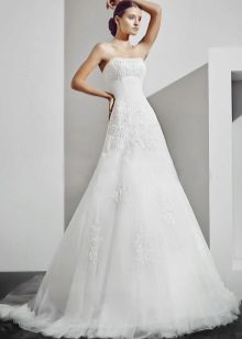 A-silhouette wedding dress from the Recato collection