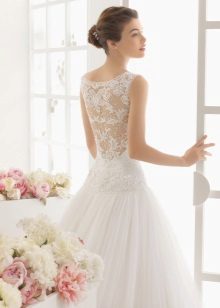 Wedding dress with lace back