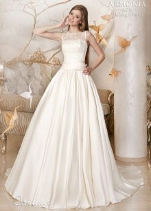 A magnificent wedding dress from the collection The Breath of Spring