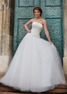 A-silhouette wedding dress from the Oscar collection