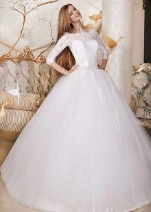 Wedding dress magnificent closed from a collection Breath of spring