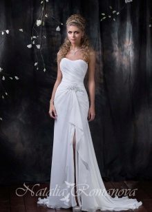 Wedding dress from the collection EUROPE COLLECTION with a slit