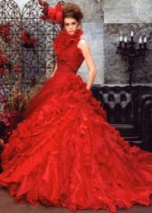 Wedding dress is very lush red