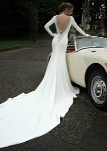 Closed wedding dress with open back