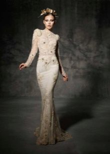 Wedding dress fish with lace sleeves