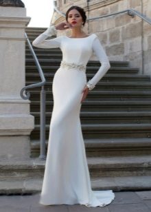 Elegant wedding dress with lace inset