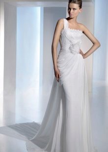 Elegant straight bridal gown with one bra