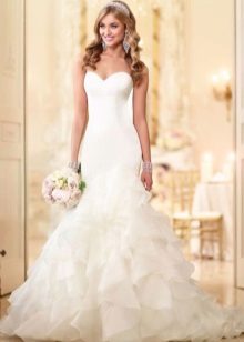 Elegant mermaid wedding dress with a fluffy skirt