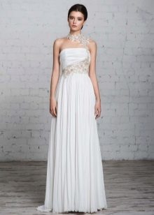 Wedding dress with appliqué on the belt