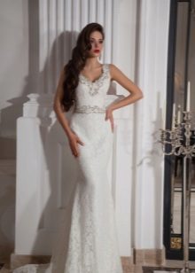 Mermaid wedding dress with embroidered belt