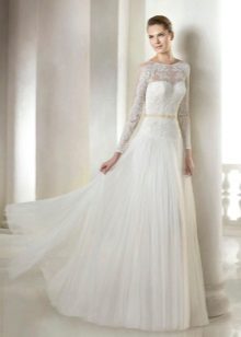 San Patrick's Closed Wedding Dress from the Modern Bride Collection