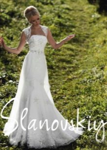 Wedding dress decorated with pearls from Slanowski