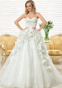 Wedding dress magnificent from Oksana Mucha with volume flowers